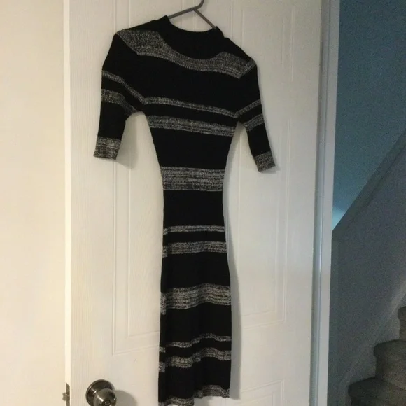 Dress - Picture 3 of 4